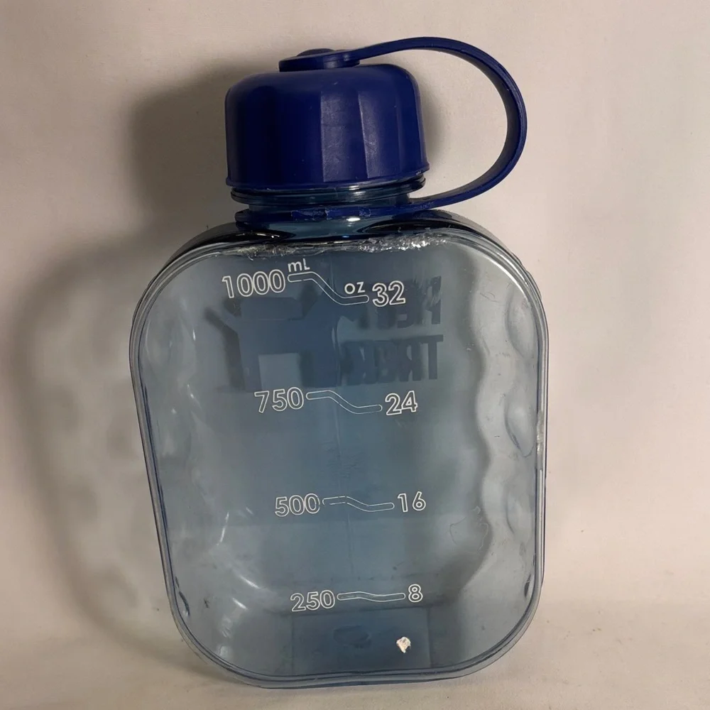 SLIGHTLY USED PET TREK PLASTIC WATER BOTTLE SCREW CAP 32 OZ